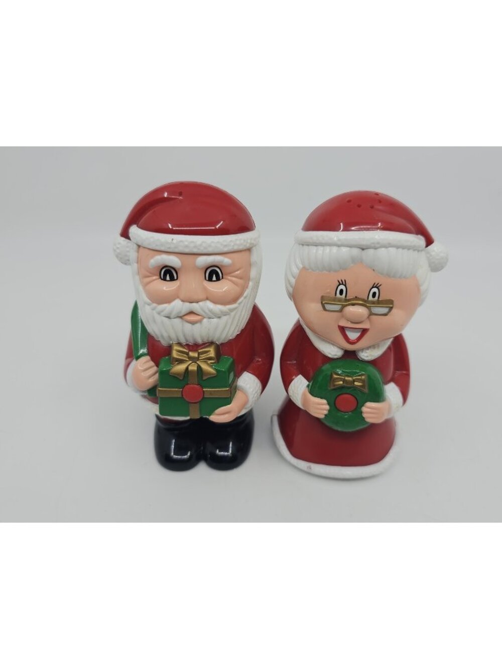 Vintage Santa & Mrs. Claus Animated Christmas Salt and Pepper Shakers 1998